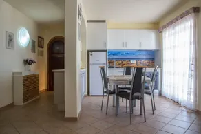 Three-bedroom apartment with an ocean view - Image 4