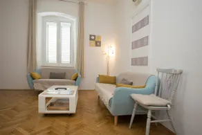Spacious 3-bedroom apartment in Split - Image 5