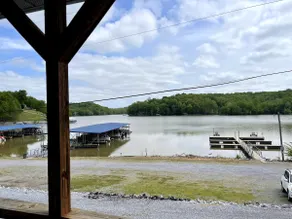 #5 - Marina resort cabin at Lake Barkley. - Image 2