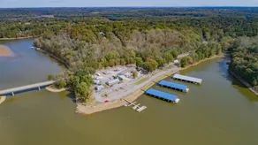 #5 - Marina resort cabin at Lake Barkley. - Image 4
