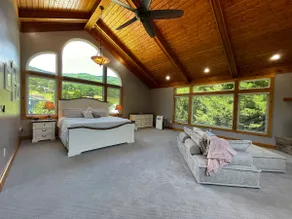 Tranquil & Charming Hideaway ♛ King Bed ♛ Hot Tub - Image 3