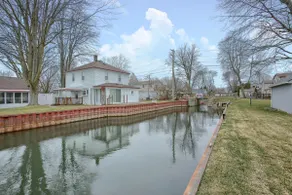 Cozy Canal Cottage - Minutes to Lake St. Clair - Image 2