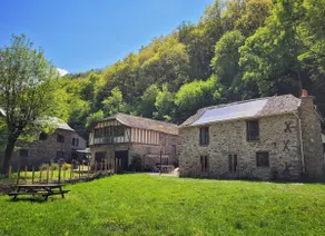 In the middle of nature, charming house with swimming pool - Image 3