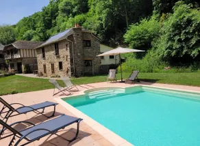 In the middle of nature, charming house with swimming pool - Image 2