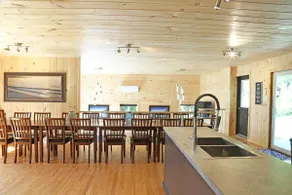 Chalet Plaisancier – Access to Lake Brompton - Image 3