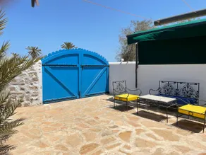 Authentic villa with pool & cheerful outdoors - Image 3