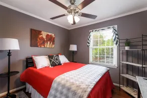 Modern and Cozy Home-Near Everything-Entire Place - Image 2