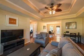 Comfy 3-bed/2-bath home with garage & large yard - Image 3