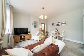 Robins Nest Cottage - Image 2