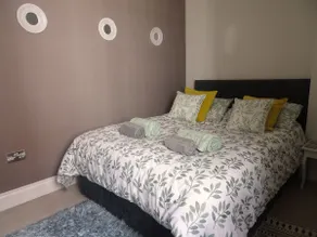 Stunning super central Exeter apartment just 100m from the cathedral - Image 2