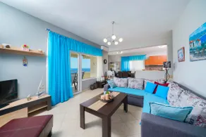 Lovely 3 bedroom apartament with amazing sea view - Image 3