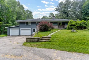 Gorgeous Muskoka Cottage with 26 acres - Image 2