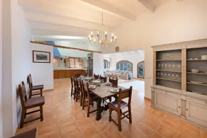 Exclusive Villa with Spectacular Sea Views - Image 5