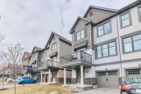 Modern 2BR Home in Barrhaven- 2 Free parking - Image 2