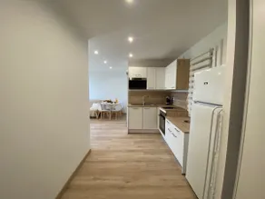Beautiful 2 bedroom apartment! Great location - Image 3