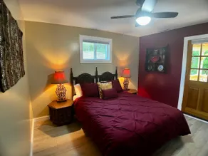 The Perch Guesthouse- close to Asheville - Image 4