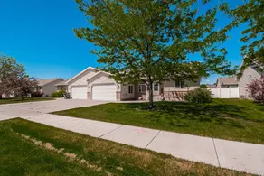 Upscale Getaway in a Quiet Neighborhood - Sleeps 7 - Image 5