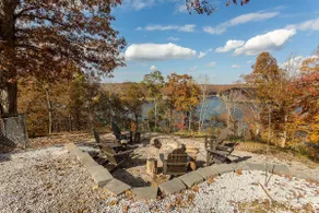 Spacious House on the Water - Lake Cumberland - Image 3