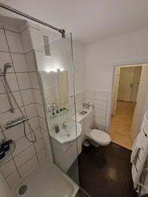 Urban Heaven Stays - 2 bedroom apartment - Image 3