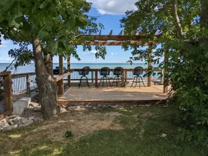 Private Lakefront House with Hot Tub, Kayaks and Beach - Image 3