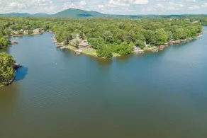 Lake Hamilton Retreat - Image 4