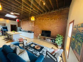 Franklin's Urban Retreat in the heart of downtown - Image 4