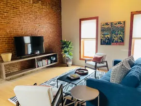 Franklin's Urban Retreat in the heart of downtown - Image 2