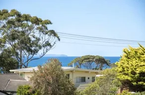 2-bedroom townhouse with ocean views - Image 4