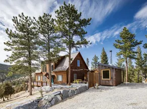 Mountain Liv’n Modern 100% Off-grid Home with Amazing Views - Image 4