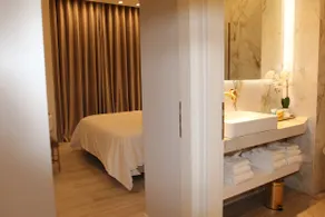 Adri & Marg luxury living - Image 5
