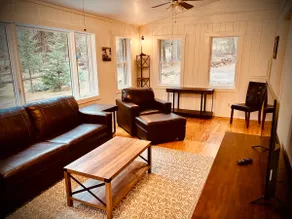 Comfortable 3 bedroom cabin with lake access! - Image 2