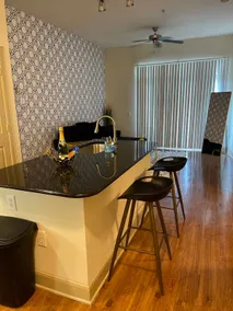 NRG suite with free parking - Image 4