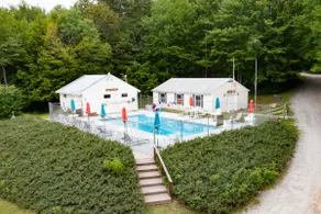 Rocky Ledge: Cozy Pet-Friendly 3BR Log Cabin - Image 4