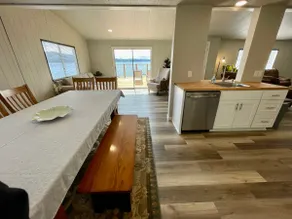 Stunning 2BR Waterfront w/Beach and Panarama Deck - Image 4