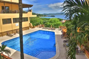 Views, beach, pool, sunsets! Casa Cinco, Sleeps 6 - Image 3