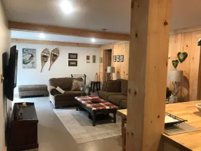 Cozy 2 bedrooms apartment with private entrance - Image 2