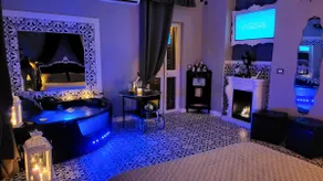 Love Nest with Jacuzzi and Terrace on the Port - Image 5