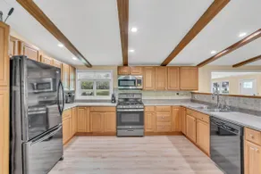 Secluded Home \"Behind The Vines\". SLEEPS 22 on over an acre! - Image 2