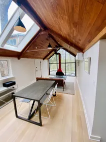 Beautifully Renovated Woodstock Cottage with Sauna - Image 4