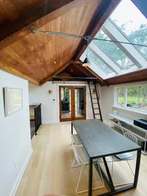 Beautifully Renovated Woodstock Cottage with Sauna - Image 2