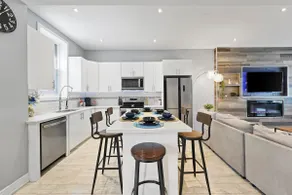 Cheerful 4BR Downtown Retreat - BBQ, 5 Beds, Cribs - Image 4