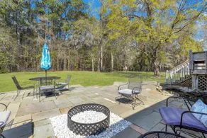 Family friendly, private patio & backyard - Image 2