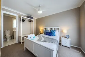 The Hillside Retreat - Image 4