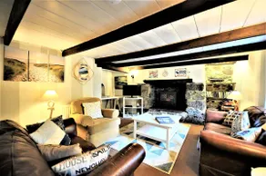 A Thatched Cottage in St Agnes very near the beach, garden, parking for 2 cars. - Image 2