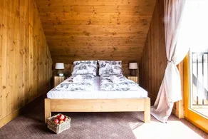Fox House with exclusive electric hot tub - Image 3