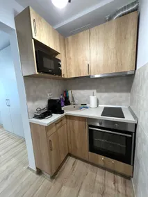 Modern studio close to the city's attractions - Image 4