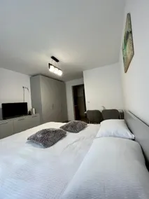 Modern studio close to the city's attractions - Image 3