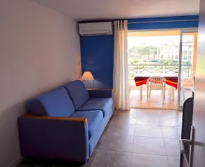Apartment 50 m from beach + large pool - Image 4
