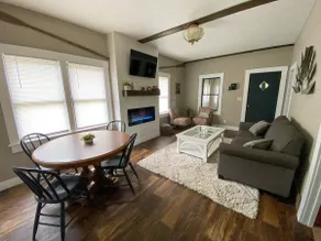 Cozy Corner Cottage - Image 3