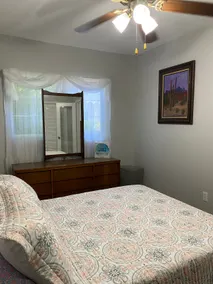 Hall House. Adorable 1 bed, 1ba with free parking. - Image 2